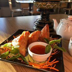 Royal Taw Win Thai & Burmese Restaurant