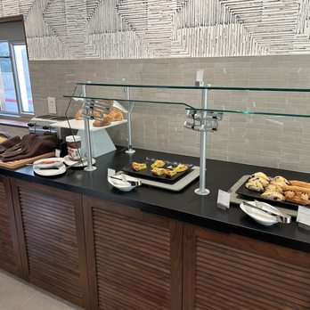 The Dotted Line - Sliced bread, croissants flown in from France and baked fresh daily, frittatas, scones, and churros! - Breakfast & Brunch Near Me - Honolulu, Hawaii