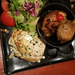 Le Coq Hardi - Baked chicken with potatoes lyonnaise