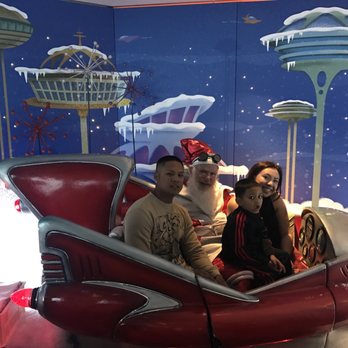 Space Needle - Mandatory Christmas photo with Santa - Landmarks & Historical Buildings Near Me - Seattle, Washington Space Needle - Mandatory Christmas photo with Santa - Landmarks & Historical Buildings Near Me - Seattle, Washington