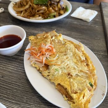 Tim Ky Noodle - Banh bot chien (egg fried rice cake) - Vietnamese Near Me - San Diego, California Tim Ky Noodle - Banh bot chien (egg fried rice cake) - Vietnamese Near Me - San Diego, California
