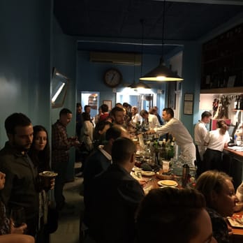 Eslava - Busy line up to get a table - Tapas Bars Near Me - Seville, SE Eslava - Busy line up to get a table - Tapas Bars Near Me - Seville, SE