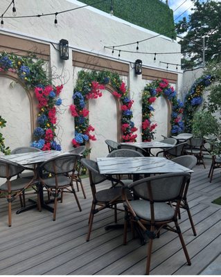 Tiffany's Bar and Bistro by null