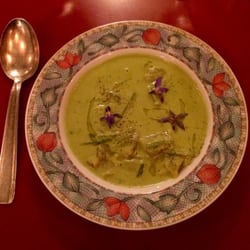 Le Canon - Velouté d'asperges sauvages et ses raviolis à la fleur de bourrache