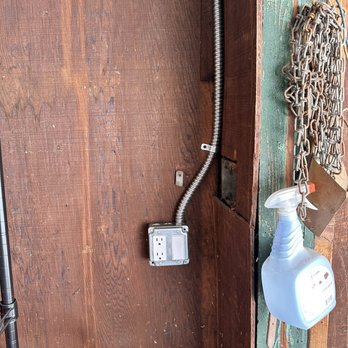 Johnson Electric - Outlet and power switch - Electricians Near Me Johnson Electric - Outlet and power switch - Electricians Near Me