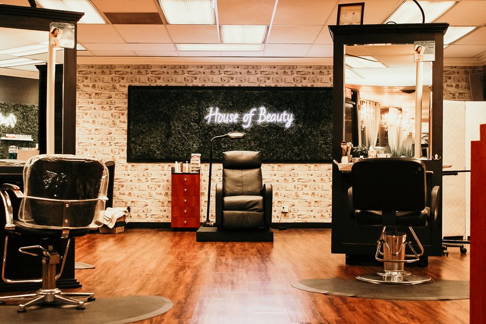 A&P House of Beauty Logo
