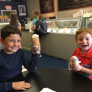 Scoops On Beverly - Ice Cream & Frozen Yogurt Near Me - Pittsburgh, Pennsylvania