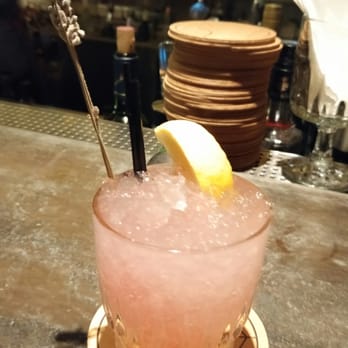Mr & Mrs Fox - Mrs Fox's Bramble - Bars Near Me - Hong Kong, HK