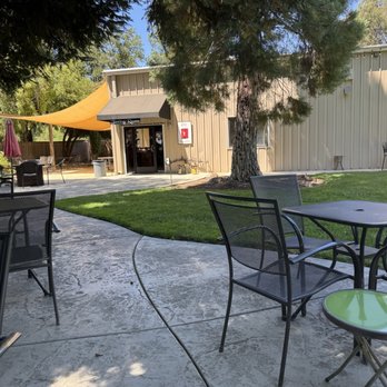 d'Art Wines - Outdoor - Wineries Near Me - Lodi, California