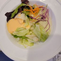 Salad with ginger dressing