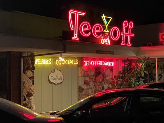 Tee-Off Restaurant and Lounge by null