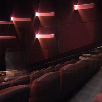 AMC Kent Station 14 - Cinema Near Me - Kent, Washington