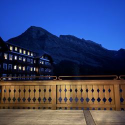 Many Glacier Hotel
