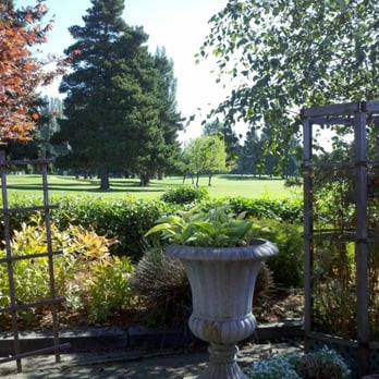 Cameo Cafe - dining overlooking the golf course - Breakfast & Brunch Near Me - Vancouver, Washington