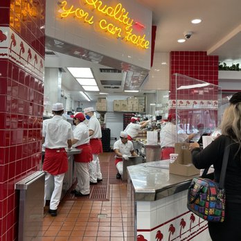 In-N-Out Burger - Teamwork - Burgers Near Me - Stockton, California In-N-Out Burger - Teamwork - Burgers Near Me - Stockton, California