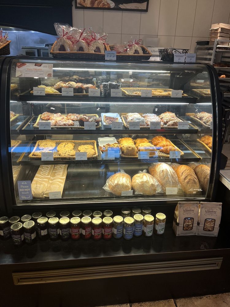 LA MADELEINE Updated September 2024 145 Photos & 121 Reviews 1560