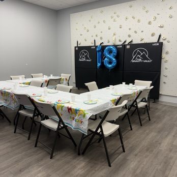 The Gravity Vault - The party room :) you can also bring in your own decorations but we decided to keep it simple :) - Kids Activities Near Me - Westbury, New York