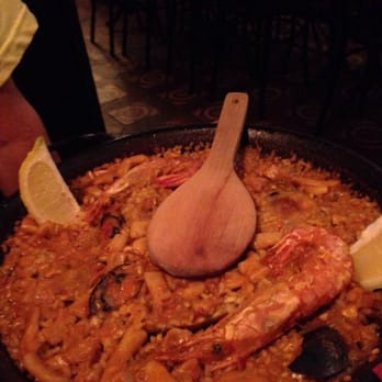 Los Pergaminos - Paella loaded with seafood! - Tapas Bars Near Me - Barcelona, B Los Pergaminos - Paella loaded with seafood! - Tapas Bars Near Me - Barcelona, B