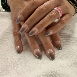 Nail Palace - This is Moon's work. Ombre nails.