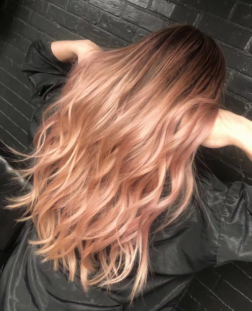 DV Hair Studio