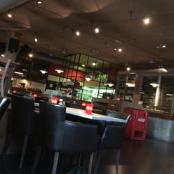 Oliver's - Interior