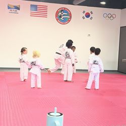 Master J. Kim's Tae Kwon Do Education - Class