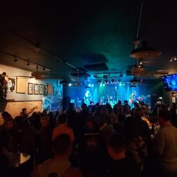 Live At Harlow's