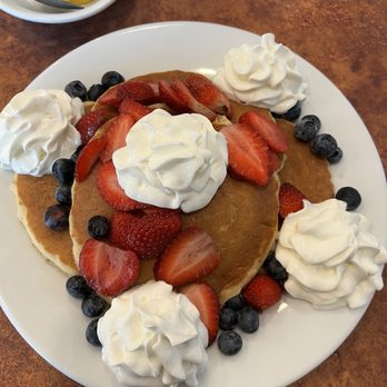 Maywood Pancake House - Berry Merry Pancakes - Breakfast & Brunch Near Me - Maywood, New Jersey