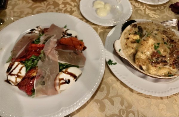 The Polo Lounge by null