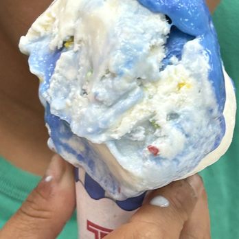 Oberweis Ice Cream and Dairy Store - Birthday cake - Ice Cream & Frozen Yogurt Near Me - Rolling Meadows, Illinois
