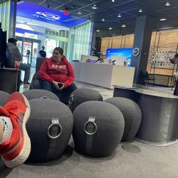 Xfinity Store by Comcast - Nothing happening