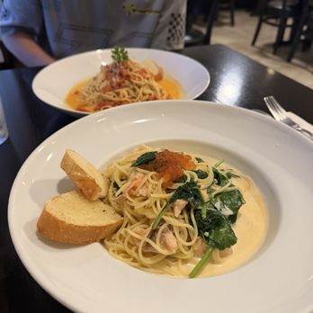 Bistro Kaz - Salmon, Spinach in Creamy Sauce Pasta - Italian Near Me - San Diego, California Bistro Kaz - Salmon, Spinach in Creamy Sauce Pasta - Italian Near Me - San Diego, California