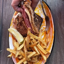 Pigfish Cafe - Hot pastrami sandwich