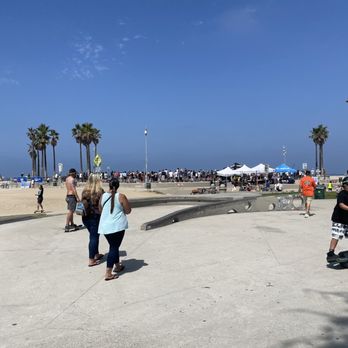 Venice Beach Boardwalk - Beaches Near Me - Venice, California Venice Beach Boardwalk - Beaches Near Me - Venice, California