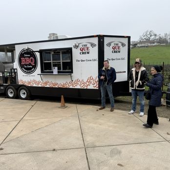 The Que Crew - The Que Crew BBQ trailer - Food Trucks Near Me - Fairfield, California