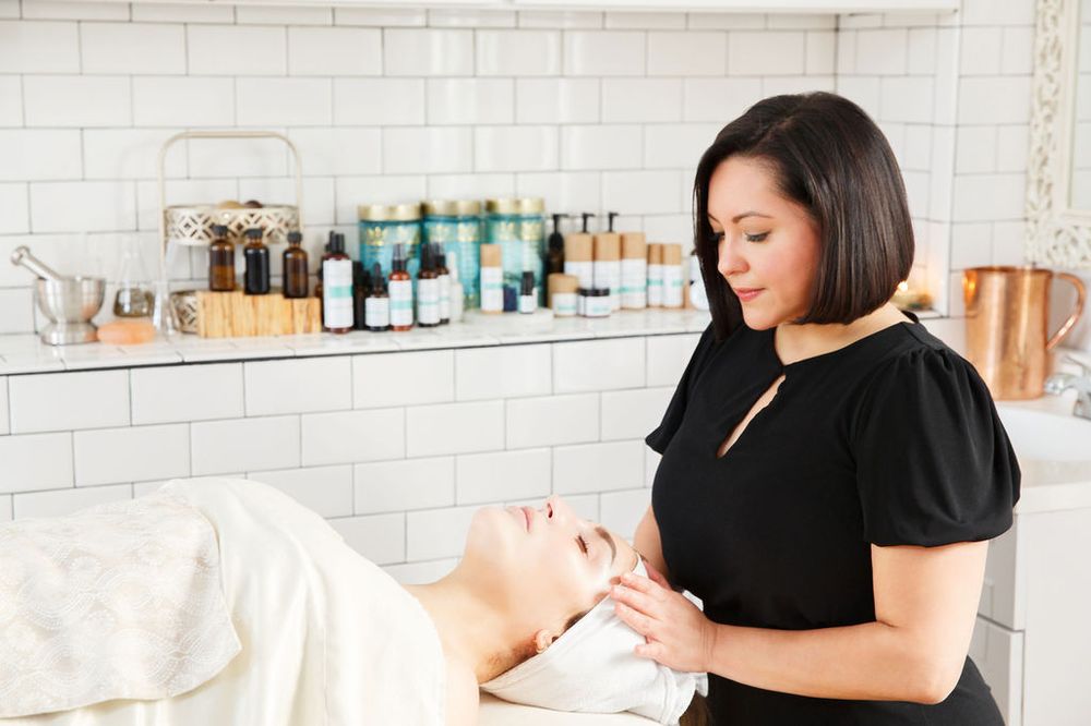 Heights Skincare Logo