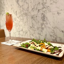 Vyne - Cran-Ginger Mimosa (autumn special) + caprese