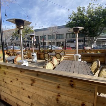 Avenida Restaurant - Outdoor seating - Filipino Near Me - San Mateo, California