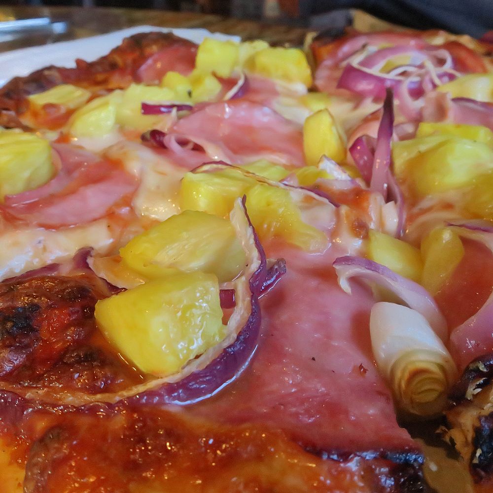 Round Table Pizza - a pineapple, ham, and onion pizza - Pizza Near Me - Red Bluff, California Round Table Pizza - a pineapple, ham, and onion pizza - Pizza Near Me - Red Bluff, California