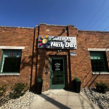 Sunlight Nail Bar - Entrance - Nail Salons Near Me - Royal Oak, Michigan