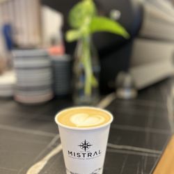 Mistral - Latte (~€4)