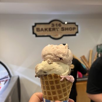 3:16 Bakery Shop - Desert time with some Gelato on waffle cone - Bakeries Near Me - San Juan Capistrano, California 3:16 Bakery Shop - Desert time with some Gelato on waffle cone - Bakeries Near Me - San Juan Capistrano, California