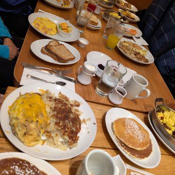 Wildberry Pancakes and Cafe - Breakfast - Pancakes Near Me - Chicago, Illinois Wildberry Pancakes and Cafe - Breakfast - Pancakes Near Me - Chicago, Illinois