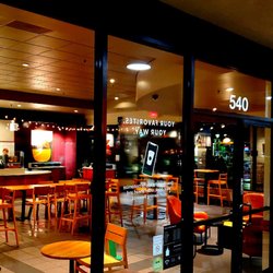 Starbucks - What a wonderful Atmosphere here at Starbucks in Camarillo