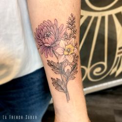La French Sarah - Tatouage Pivoine et jonquille