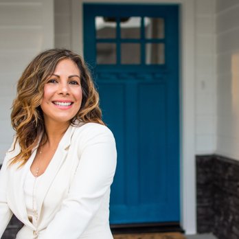 Susan Cardenas at RE/MAX VISALIA - Real Estate Agents Near Me - Visalia, California Susan Cardenas at RE/MAX VISALIA - Real Estate Agents Near Me - Visalia, California