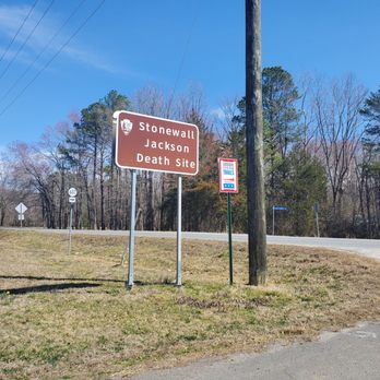 Stonewall Jackson Shrine - Road Sign - Local Flavor Near Me - Woodford, Virginia