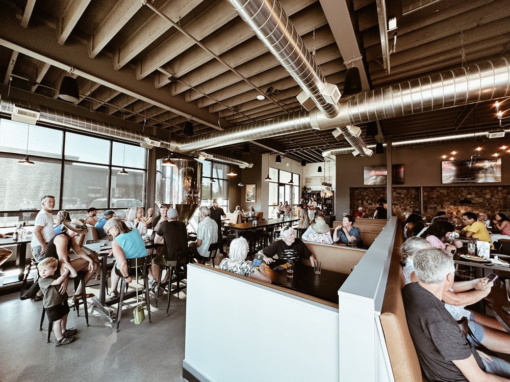 Cascade Lakes Pub on Reed Market