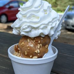 Foster's Homemade Ice Cream - Large peanut butter sundae