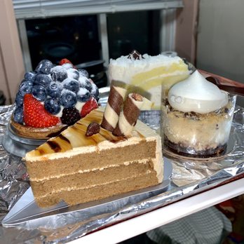 Paris Baguette - Mocha Piece Cake, Mango Coconut Cake Slice, Berry Fruit Tart, and Tiramisu Mascarpone Cheese Cake - Bakeries Near Me - Queens, New York Paris Baguette - Mocha Piece Cake, Mango Coconut Cake Slice, Berry Fruit Tart, and Tiramisu Mascarpone Cheese Cake - Bakeries Near Me - Queens, New York